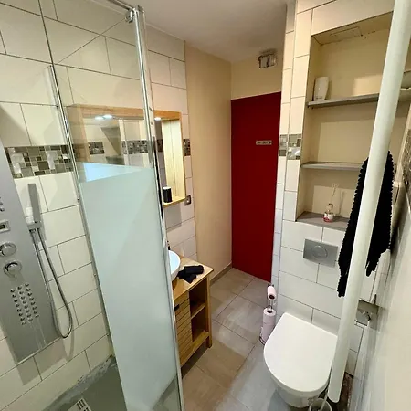 L Unique Cinema Apartment