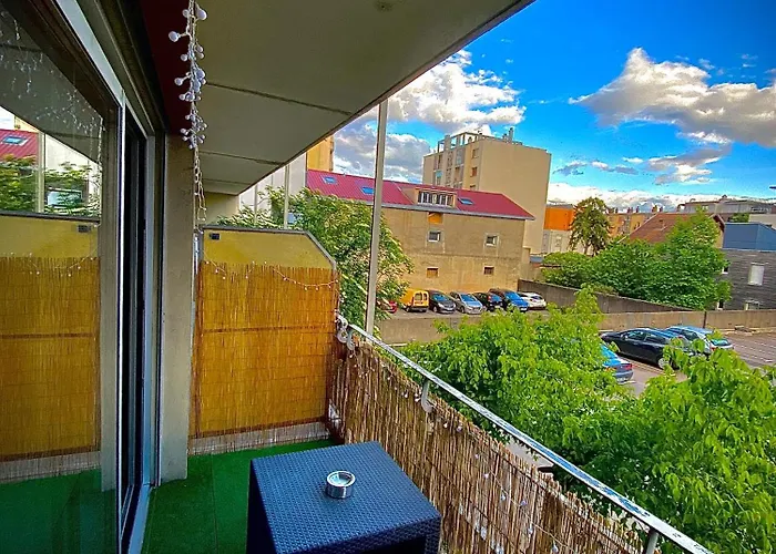 Apartment L Unique Cinema